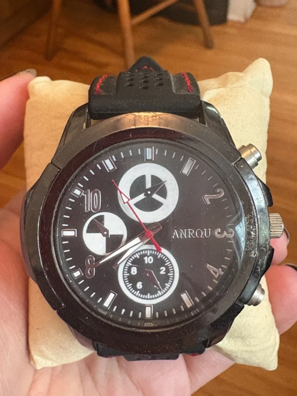 ANROU Black Men’s Sports Watch with Red Accent